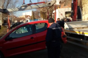 Bahato parkiranje kod kvantaške pijace