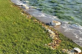 Stiropor sa mola Veslačkog kluba upada u jezero