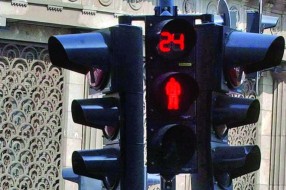 Zvučna poruka na semaforu (Ulica braće Radić)