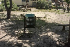 Smeće na igralištu na Makovoj sedmici