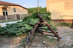 Smeće na igralištu na Makovoj sedmici