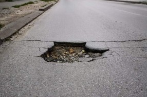 Udarna rupa u Arsenija Čarnojevića duboka dvadesetak centimetara