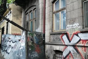 Oprez prolaznicima u Ulici braće Radić