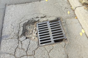 Tone slivnik na putu u ulici Maksima Gorkog 28.