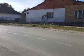 Ogledalo i zaštitna ograda na krivini - raskrsnice Majšanskog puta i Segedinske ulice
