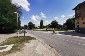 Potreban pešački prelaz na Bajskom putu