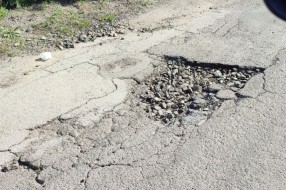Katastrofalno stanje ulice Servo Mihalja
