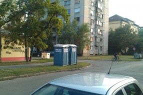 Mobilni toalet na Radijalcu (kod Trgoprometa)