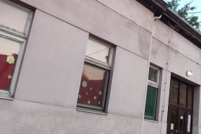 Urušavanje fasade vrtića u Ulici Dragiše Mišovića
