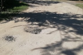 Mnogo udarnih rupa, otežana vožnja (Željezničko naselje)