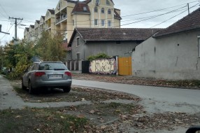 Problem sa nepreglednim raskrsnicama (Miloša Obilića - Vatroslava Lisinskog - Bore Stankovića)