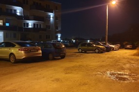 Parkiranje na putu u Kireškoj ulici