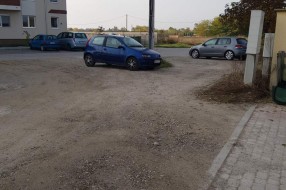 Parkiranje na putu u Kireškoj ulici