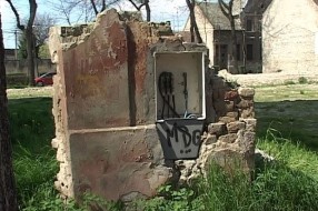 Otvorena strujna kutija u ulici Braće Jugović (Radijalac)