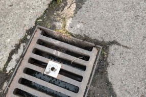 Žačepljena kanalizacija pored parka na Prozivci