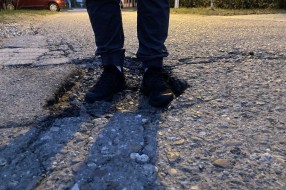 Opasna rupa na putu u Pribojskoj ulici