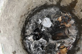 Vreća bez dna u stvarnom svetu - kanta za otpatke kod Gimnazije