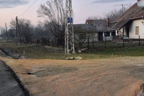 Neodgovorno asfaltiranje na uglu Balzakove i 10. Nove