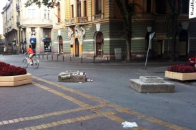 Betonske žardinjere - Centar Grada