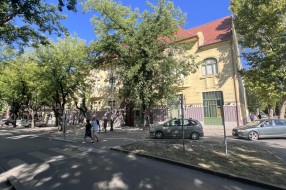 Bez info tabli za parking kod SInagoge