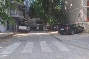 Neprohodna ulica Braće Jugović