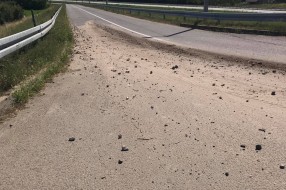 Rekonstrukcija pruge - kamioni jure kroz Bačke Vinograde