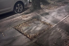 Rupa na biciklističkoj stazi u Ulici braće Radić