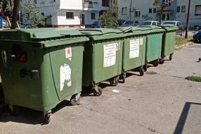 Smeće kod igrališta u Tokiju