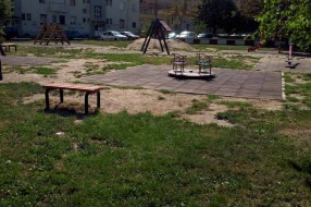 Smeće kod igrališta u Tokiju