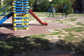 Smeće kod igrališta u Tokiju