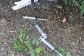 Iskorišćeni špricevi na dečjem igralištu na Radijalcu