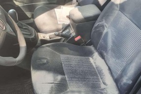 Neprohodan put na raskrsnici Jovana Mikića i Celjske zbog kamiona koje iznose pesak