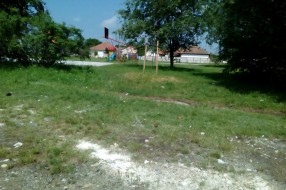 Otpad uz igralište - Mali Bajmok