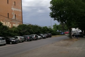 Potreban uređeni parking ispred Nacionalne službe za zapošljavanje