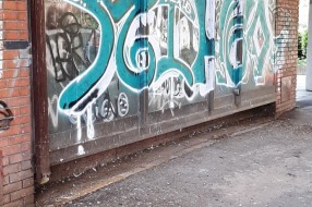 Centar grada išaran grafitima