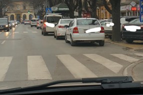 Na šta nam liči centar grada zbog ovakvog divljeg parkiranja?