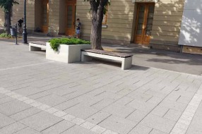 Oštećena fasada Narodnog pozorišta