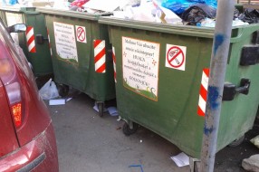 Divlja parking deponija u centru