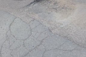 Krater na početku ulice Prvog Ustanka