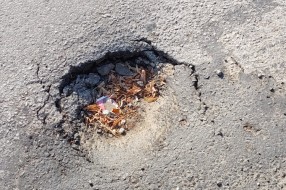 Velika rupa na raskrsnici Proleterskih brigada i Pokreta nesvrstanih