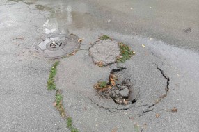 Rupa na putu na uglu Praške i Stipe Grgića