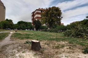 Uklanjanje igrališta na Prozivci zbog probijanja ulice usled izgradnje zgrade
