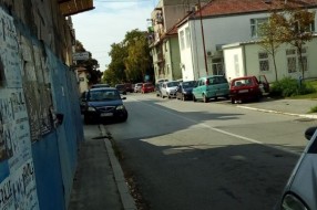 Nepropisno parkiranje u Kumičićevoj