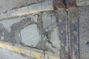 Rupe na biciklističkoj stazi na Majšanskom mostu
