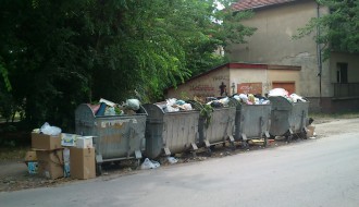 Svakodnevna deponija u ulici Bože Šarčevića