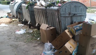 Svakodnevna deponija u ulici Bože Šarčevića