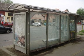 Autobusko stajalište na Prozivci - pre i posle