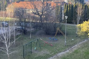 Zapušteno igralište u Zetskoj ulici