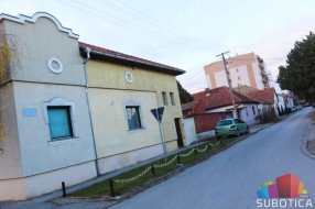 Jednosmerna Jo Lajoša - postaviti znakove