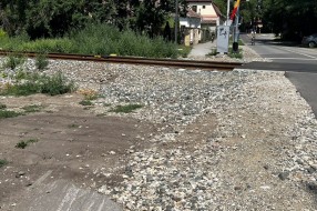Pešački put za školarce i pešake kod željezničkog prelaza na Paliću